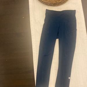 Fast and Free Crop Lululemon size 2